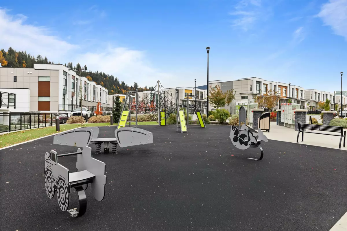 Swimming Pool Photo of 211 46150 Thomas Road, Chilliwack, BC