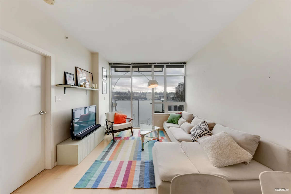 Family Room Photo of 513 63 W 2nd Avenue, Vancouver, BC