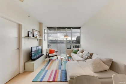 Family Room Photo of 513 63 W 2nd Avenue, Vancouver, BC