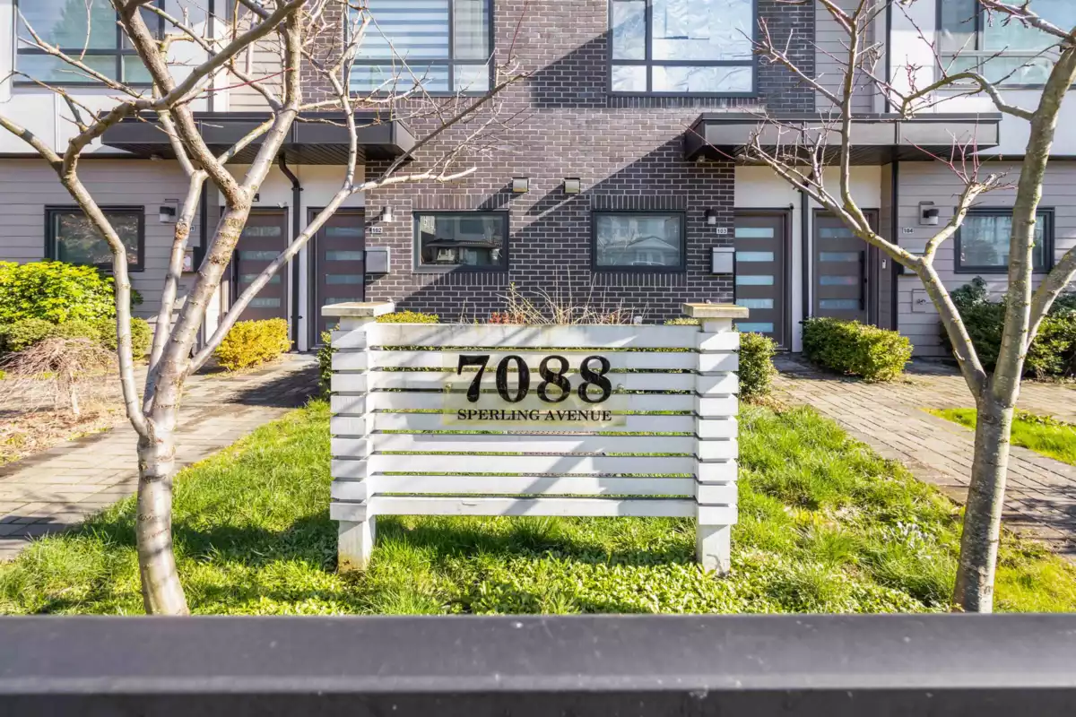 Outdoor Deck Photo of 102 7088 Sperling Avenue, Burnaby, BC