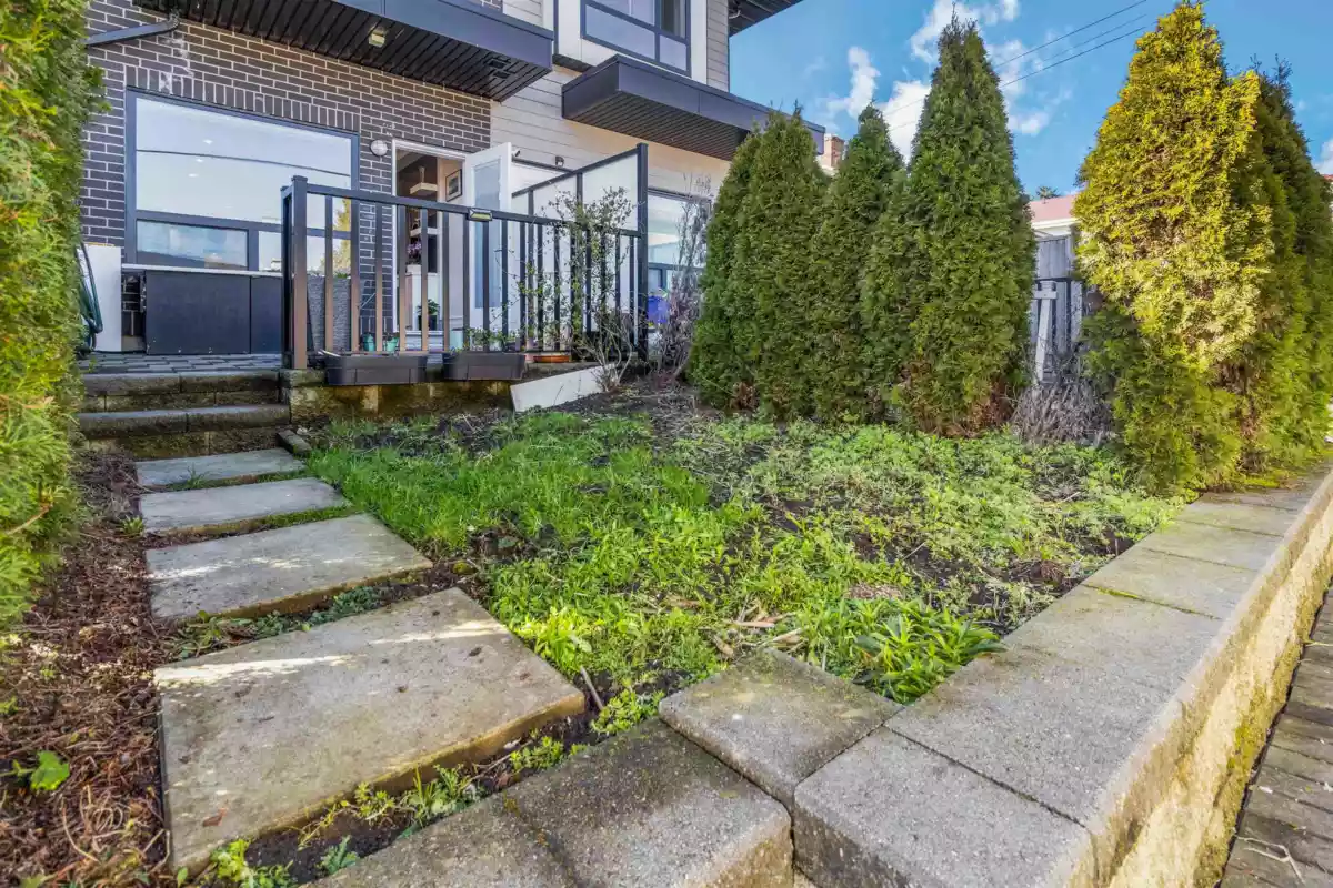 Staircase Photo of 102 7088 Sperling Avenue, Burnaby, BC