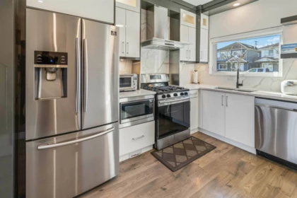 Kitchen Island Photo of 102 7088 Sperling Avenue, Burnaby, BC
