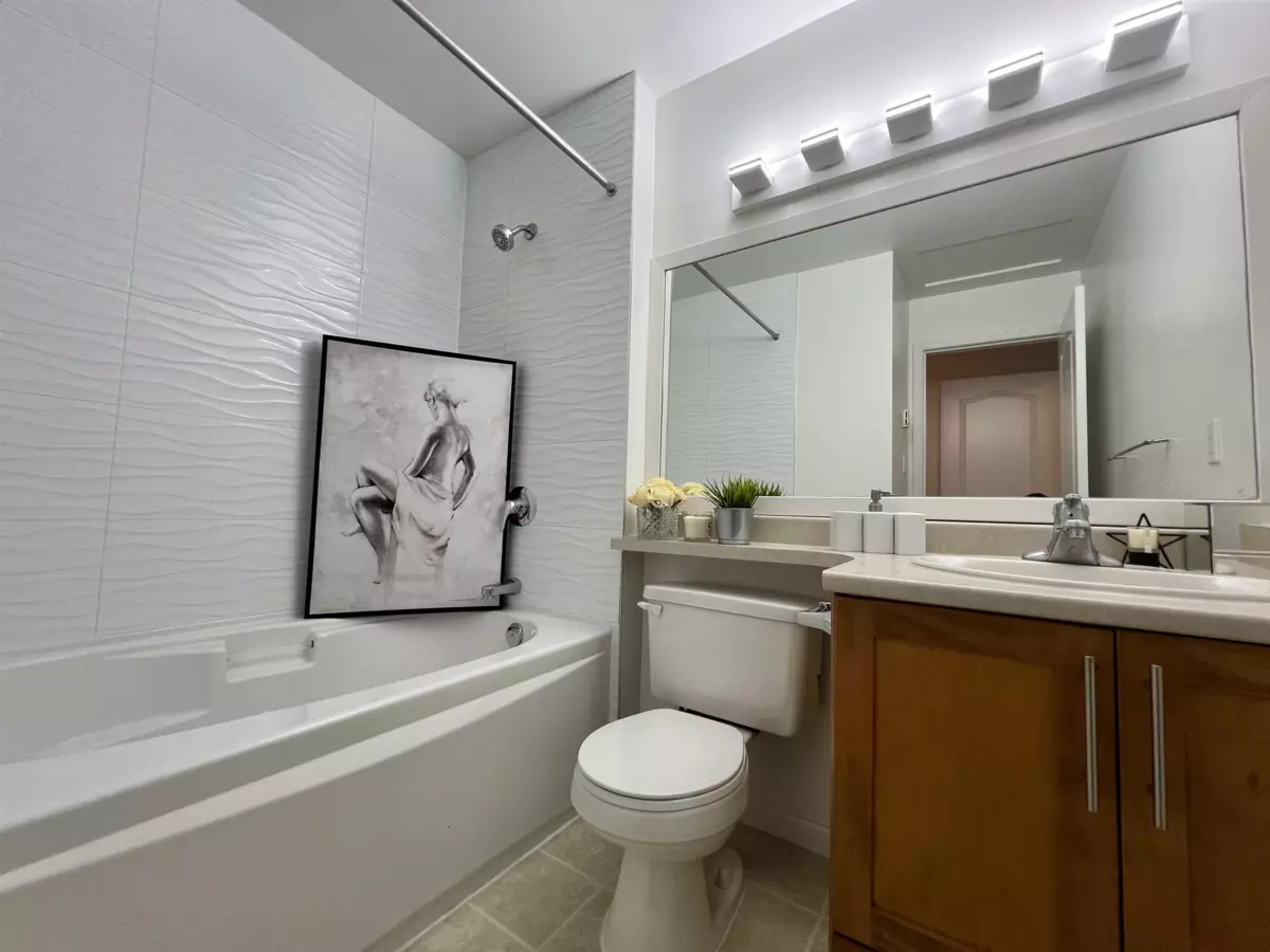 Breakfast Nook Photo of 3 5525 Halley Avenue, Burnaby, BC