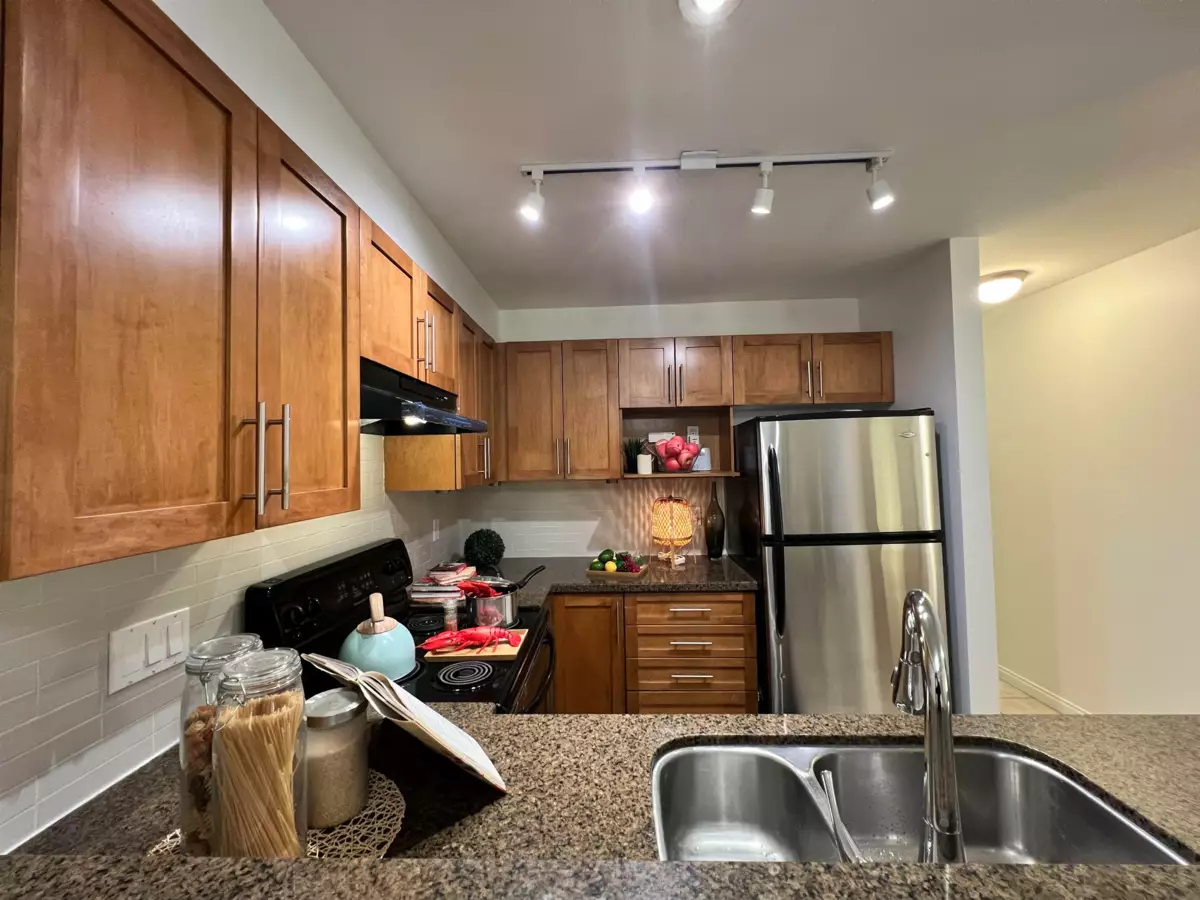 Kitchen Photo of 3 5525 Halley Avenue, Burnaby, BC