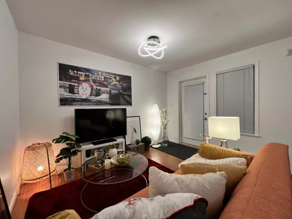 Living Room Photo of 3 5525 Halley Avenue, Burnaby, BC