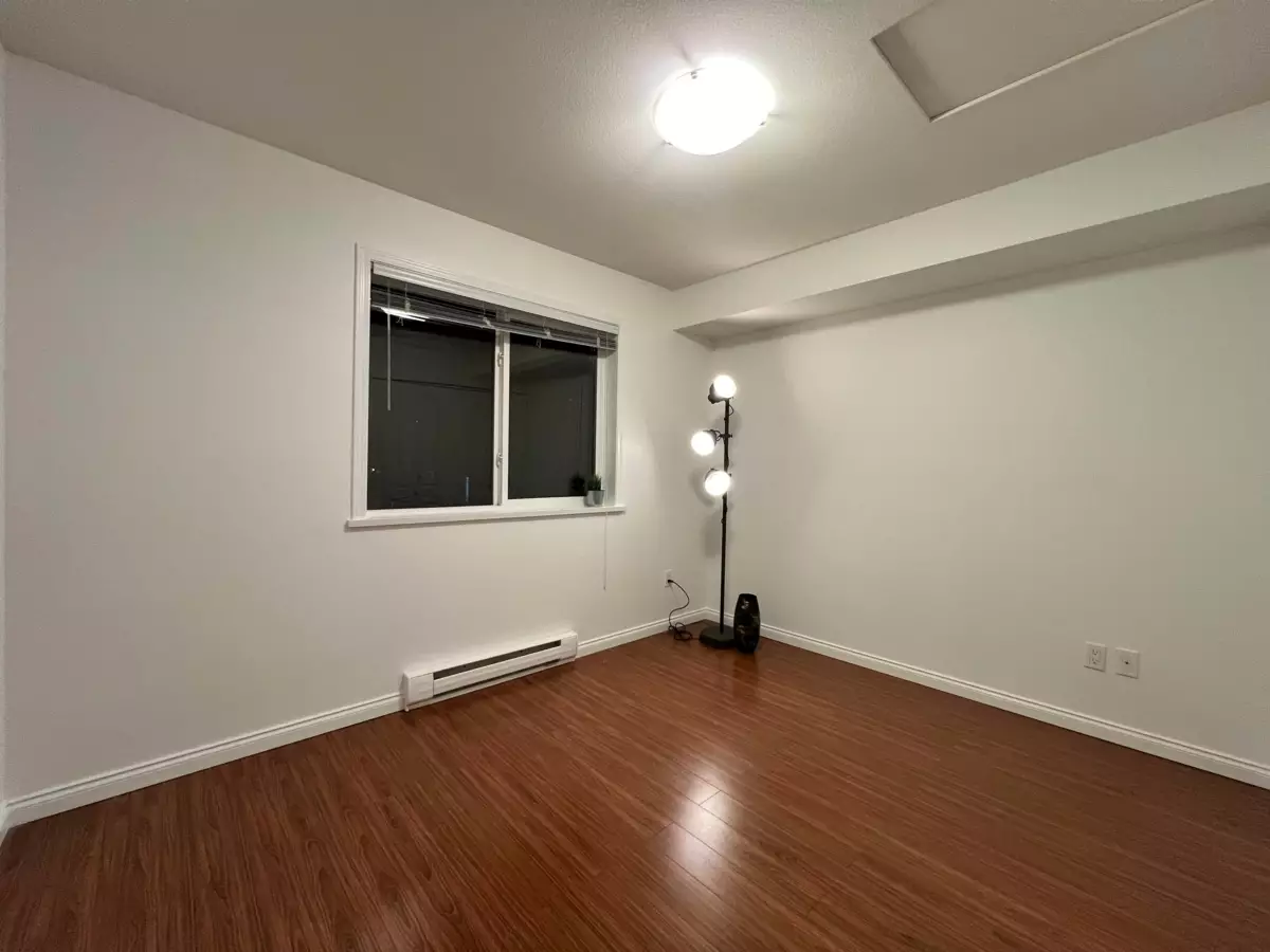 Primary Bathroom Photo of 3 5525 Halley Avenue, Burnaby, BC