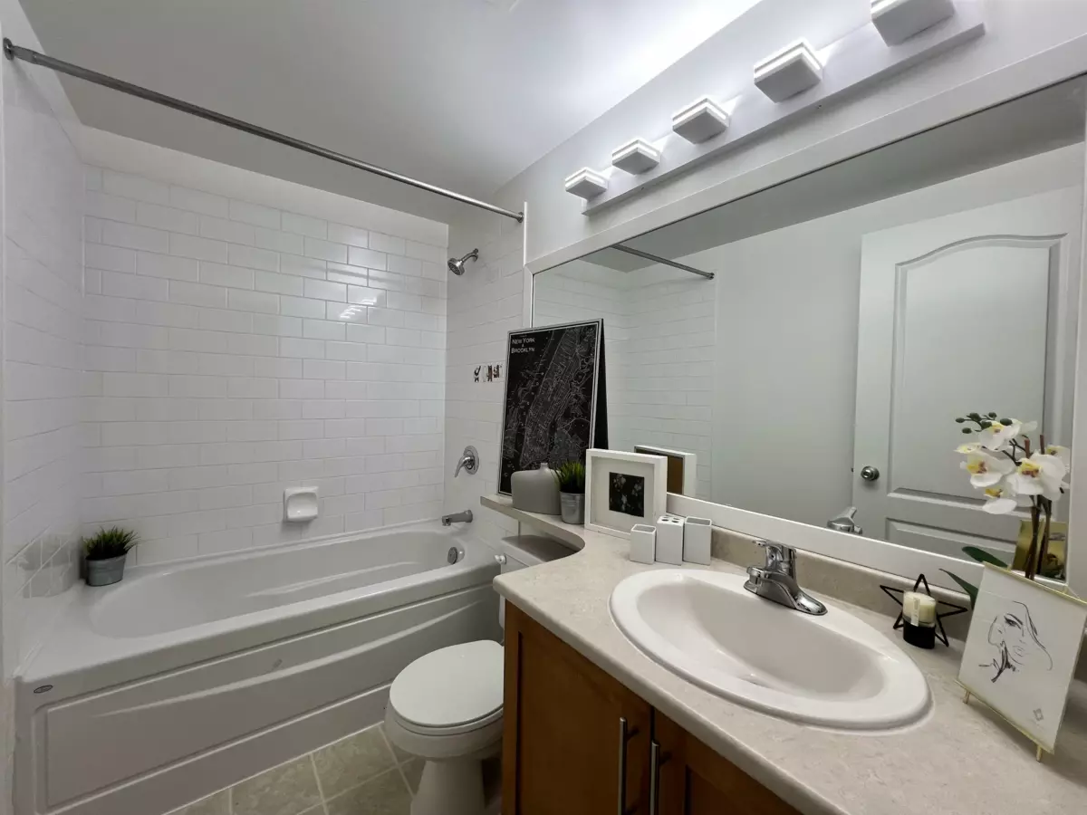 Walk-In Closet Photo of 3 5525 Halley Avenue, Burnaby, BC