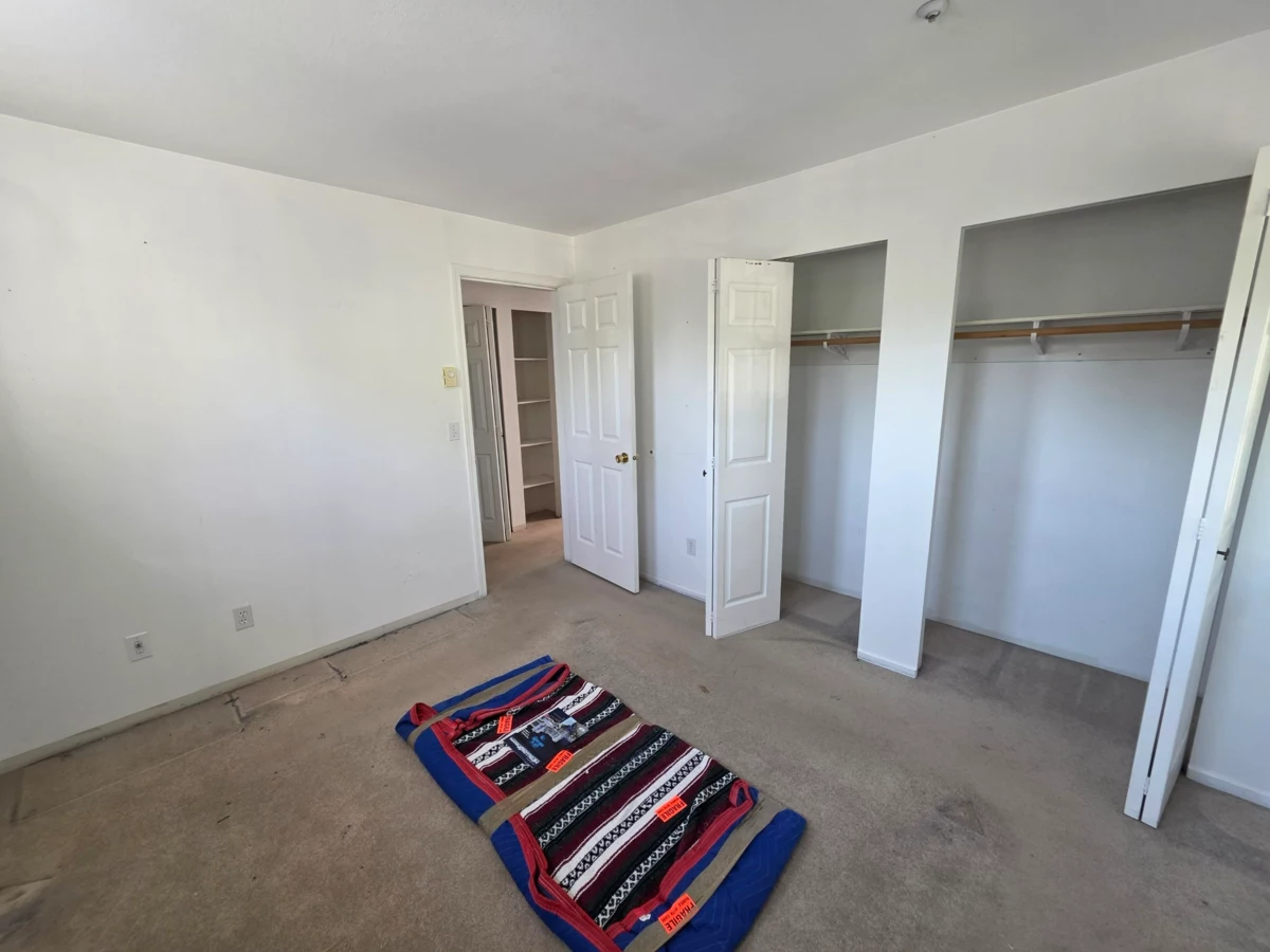 Walk-In Closet Photo of 302 723 Twelfth Street, New Westminster, BC