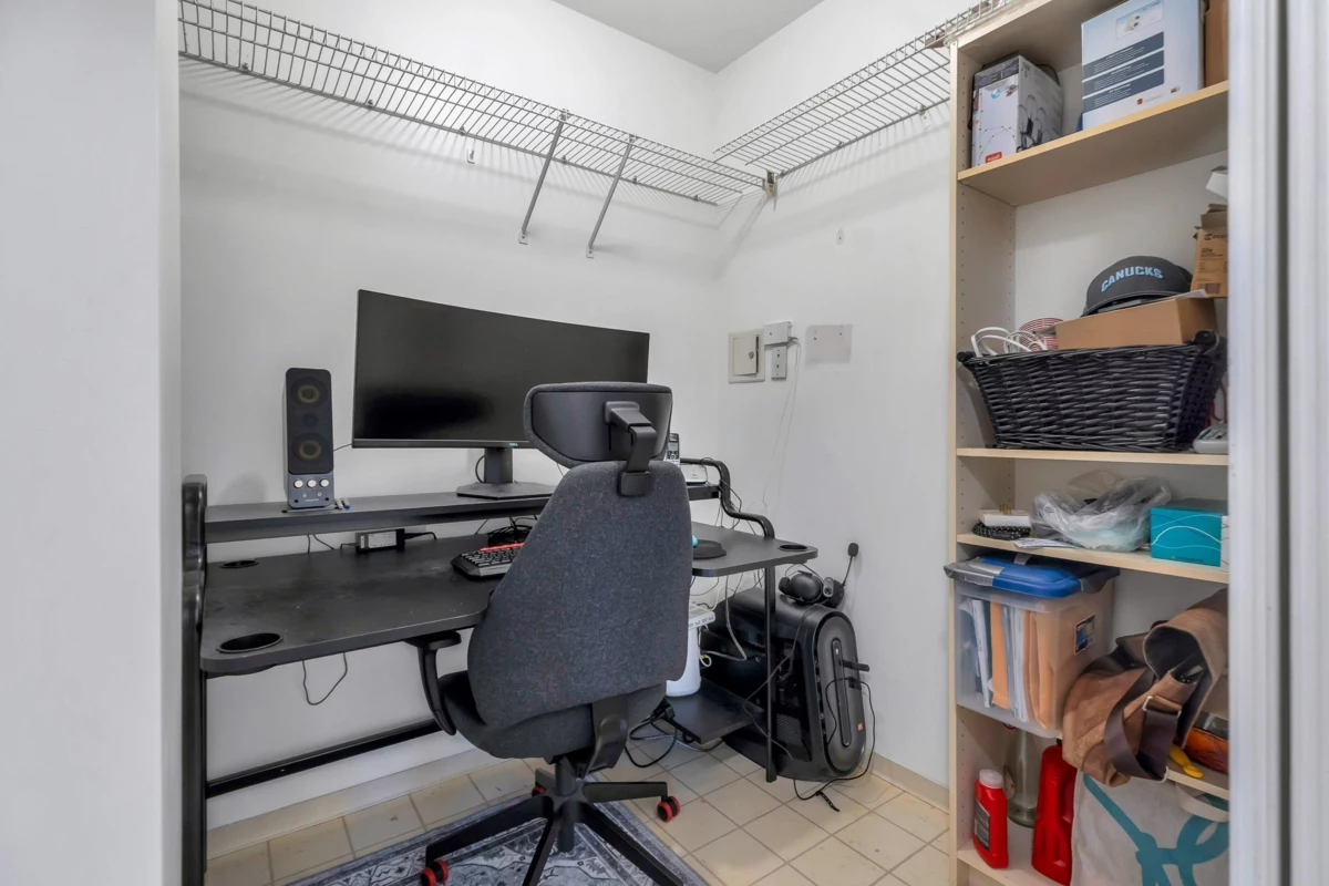 Basement Recreation Room Photo of 406 2133 Dundas Street, Vancouver, BC