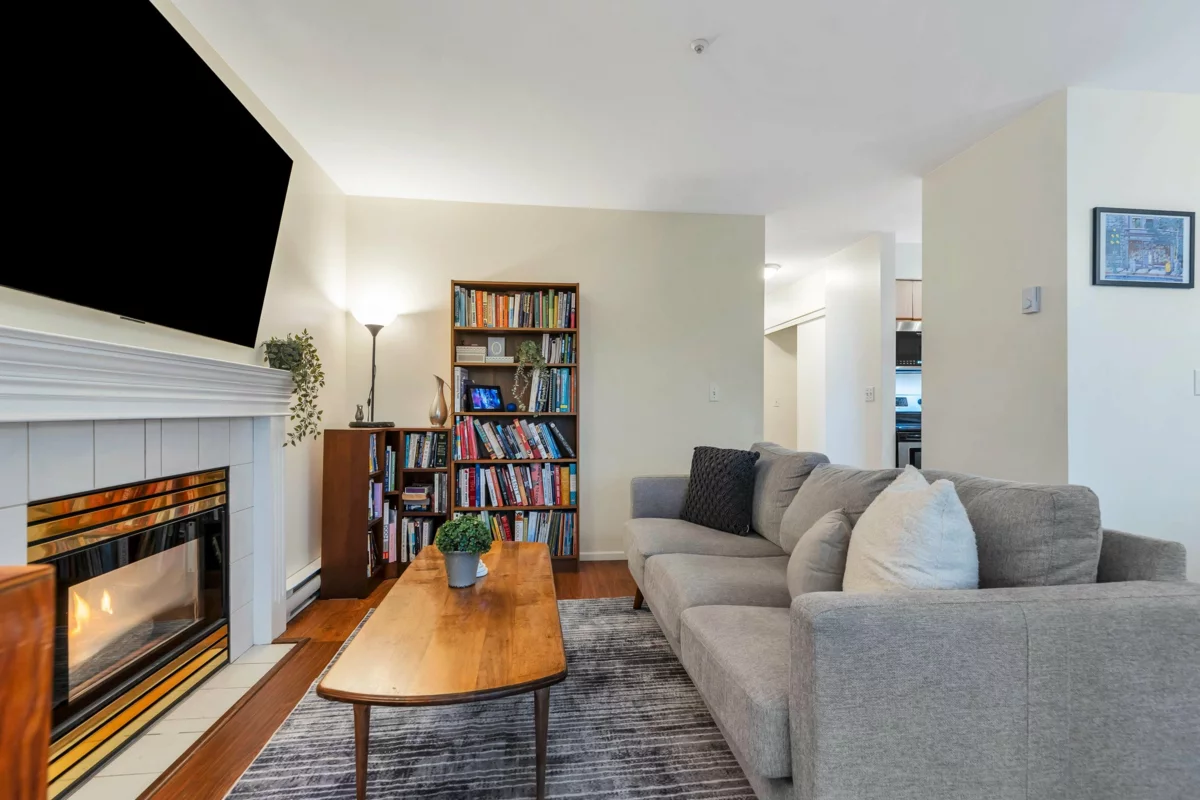 Kitchen Island Photo of 406 2133 Dundas Street, Vancouver, BC