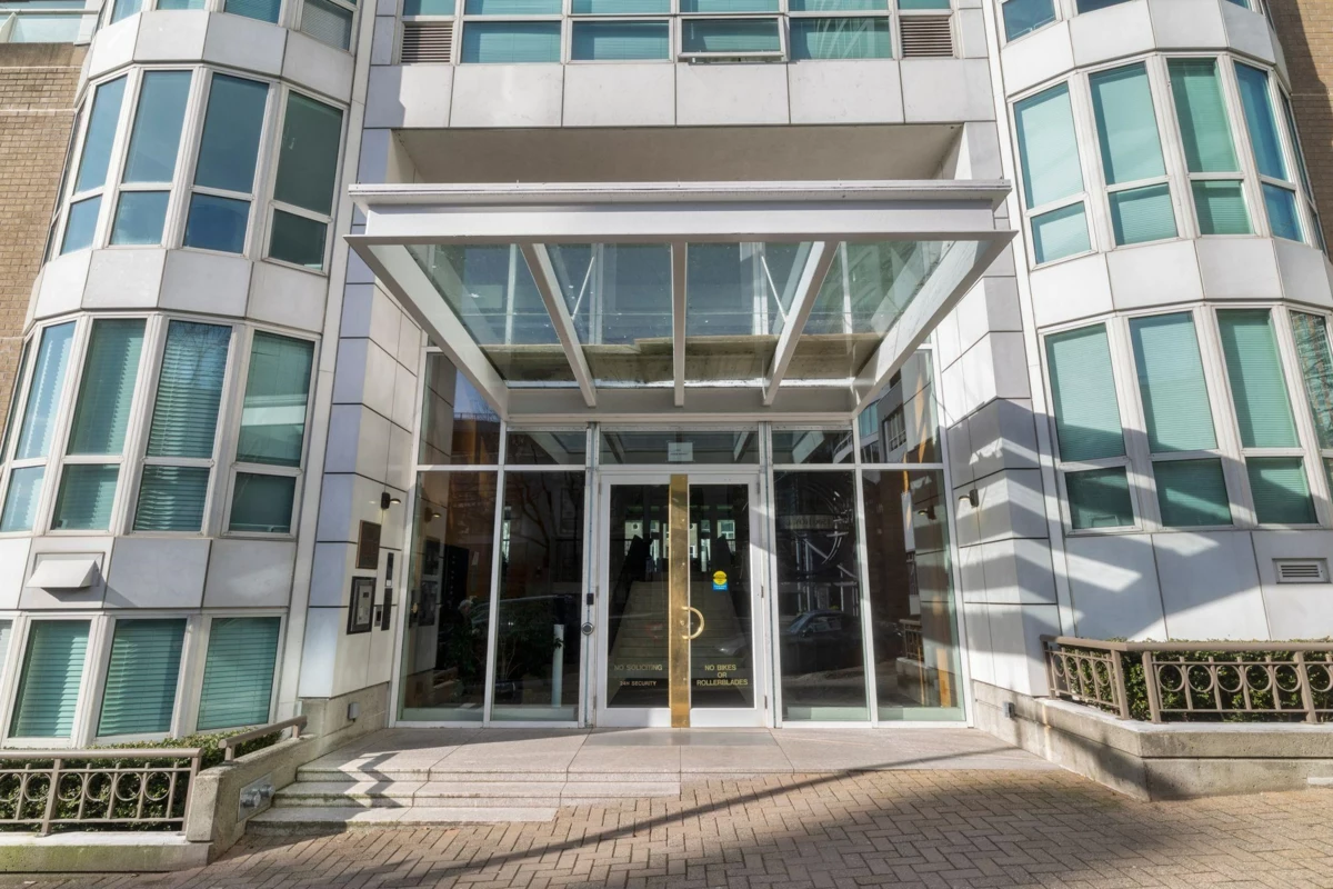 Backyard Photo of 303 1501 Howe Street, Vancouver, BC