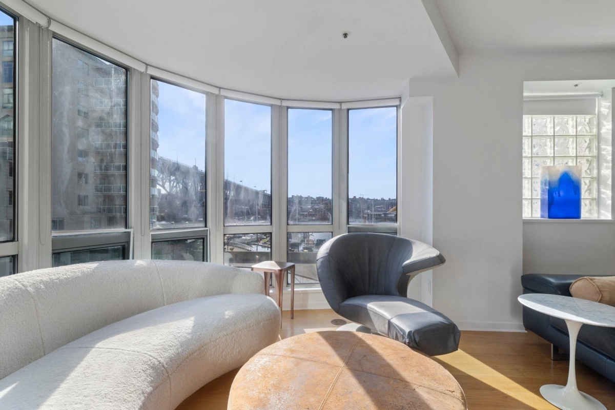 Family Room Photo of 303 1501 Howe Street, Vancouver, BC