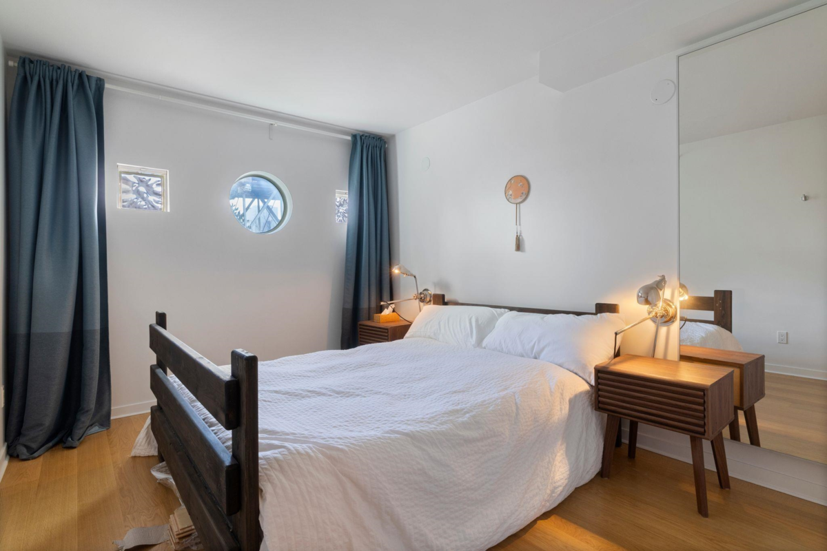 Hallway Photo of 303 1501 Howe Street, Vancouver, BC