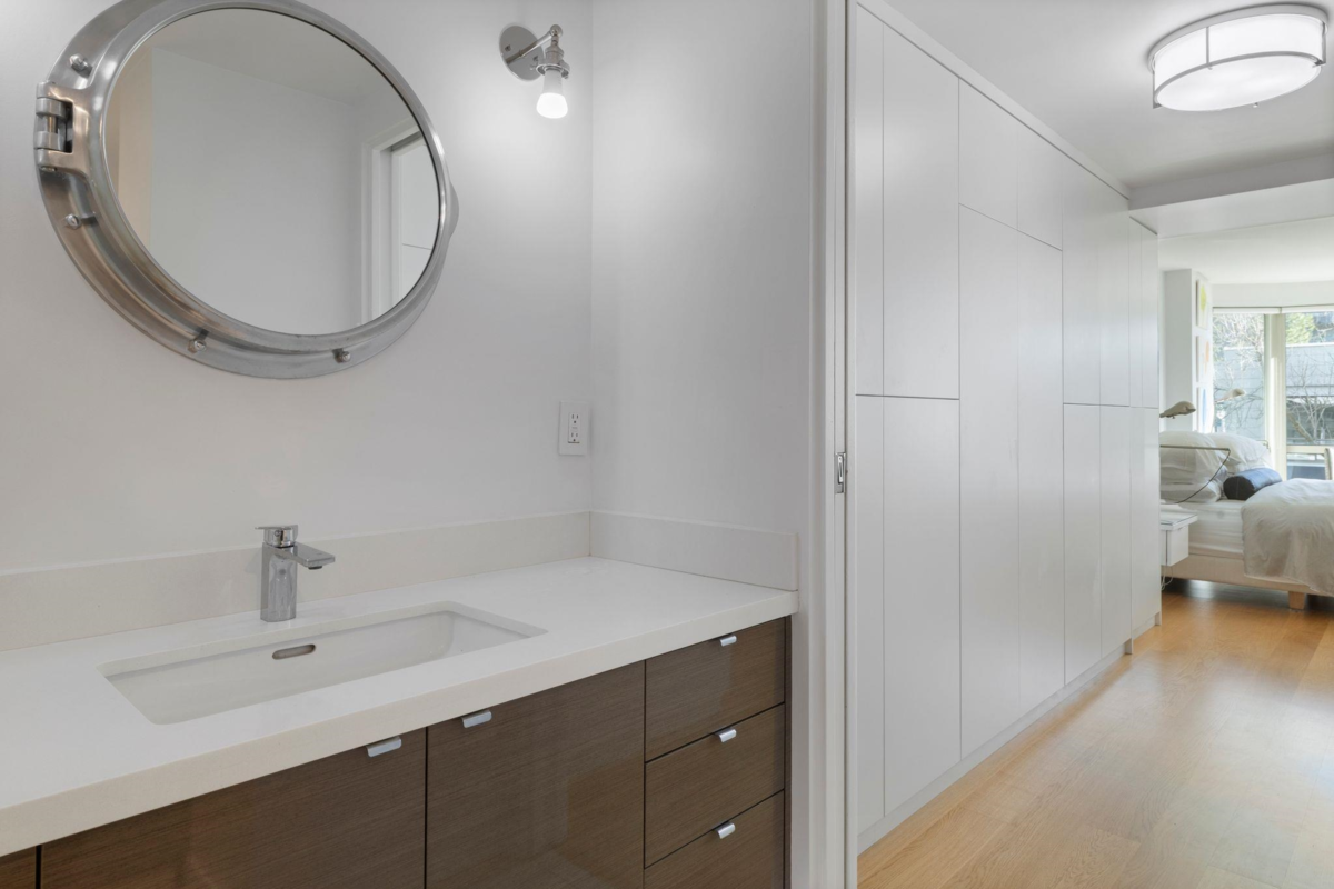 Mudroom Photo of 303 1501 Howe Street, Vancouver, BC