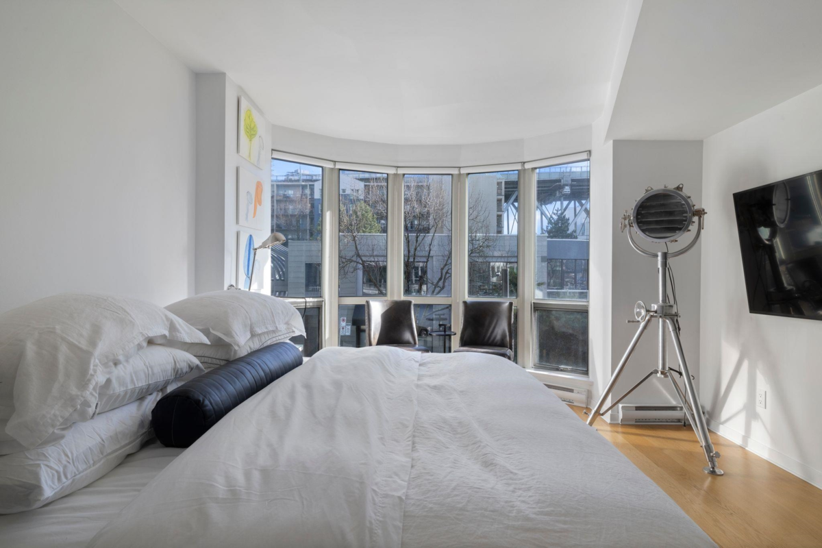 Powder Room Photo of 303 1501 Howe Street, Vancouver, BC