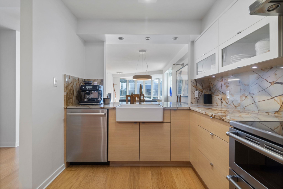 Walk-In Closet Photo of 303 1501 Howe Street, Vancouver, BC