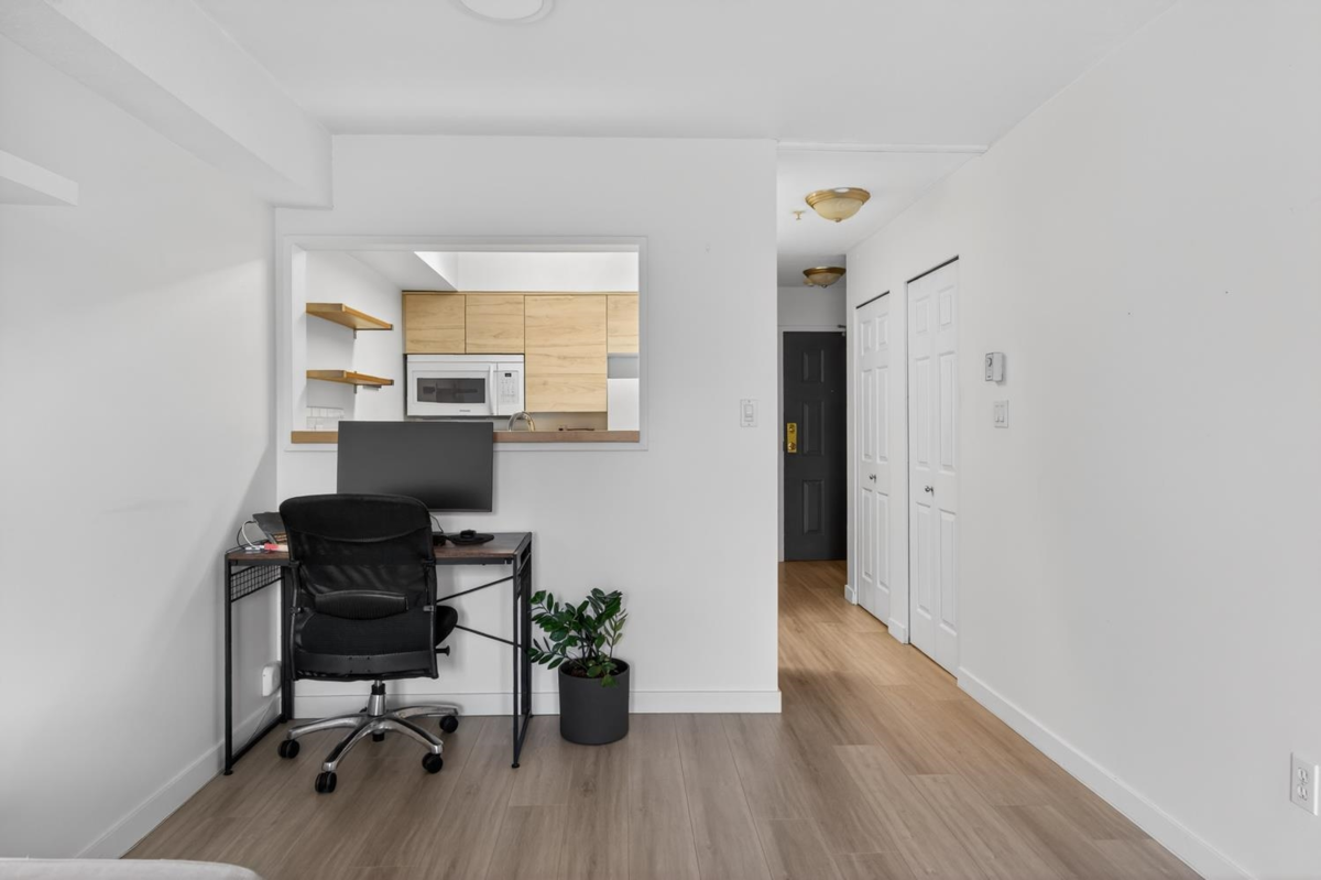 Kitchen Island Photo of 310 1099 E Broadway, Vancouver, BC