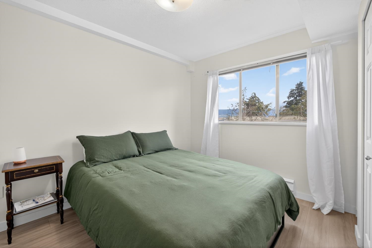 Powder Room Photo of 310 1099 E Broadway, Vancouver, BC