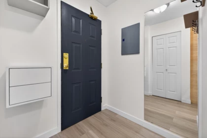 310 1099 E Broadway, Vancouver, BC