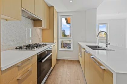 307 5383 Cambie Street, Vancouver, BC