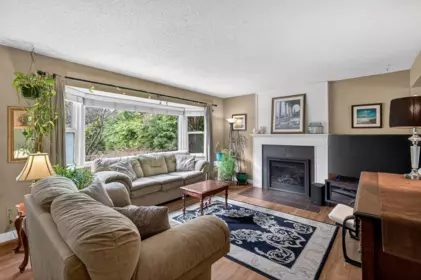 Dining Area Photo of 21149 Glenwood Avenue, Maple Ridge, BC