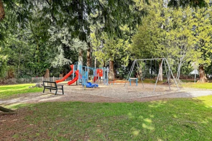Garden / Landscaping Photo of 21149 Glenwood Avenue, Maple Ridge, BC