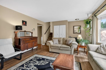 Kitchen Island Photo of 21149 Glenwood Avenue, Maple Ridge, BC