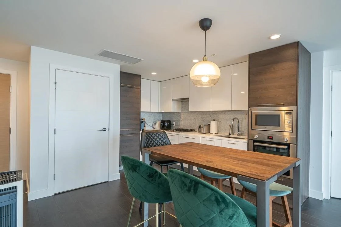 Kitchen Island Photo of 1902 4458 Beresford Street, Burnaby, BC