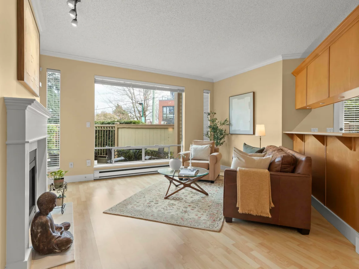 Living Room Photo of 103 1100 W 7th Avenue, Vancouver, BC