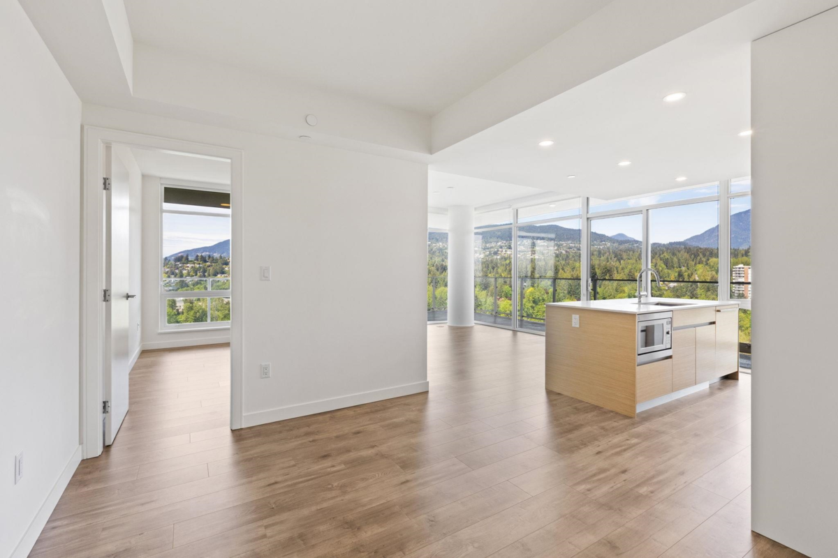 Dining Area Photo of 1708 200 Klahanie Court, West Vancouver, BC