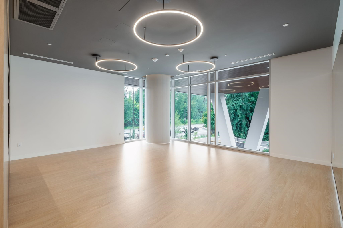 Entry Foyer Photo of 1708 200 Klahanie Court, West Vancouver, BC