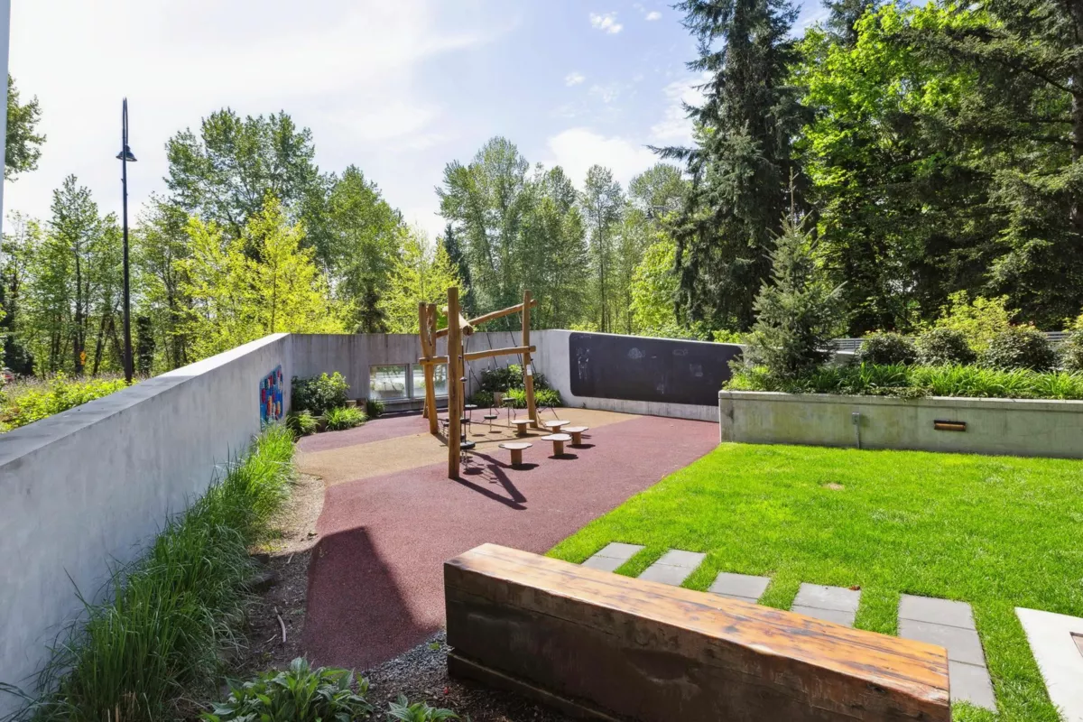 Outdoor Patio Photo of 1708 200 Klahanie Court, West Vancouver, BC