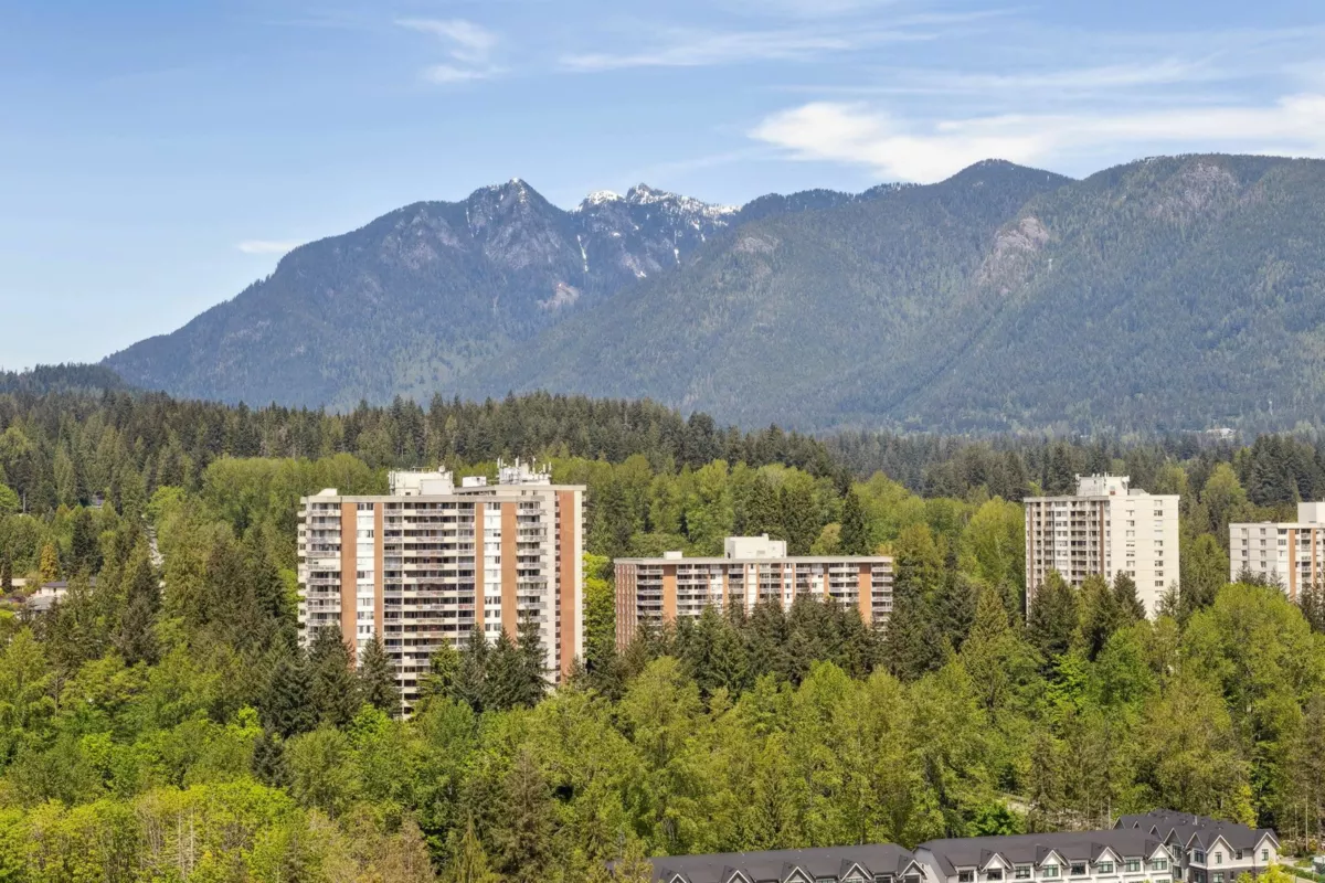 Powder Room Photo of 1708 200 Klahanie Court, West Vancouver, BC