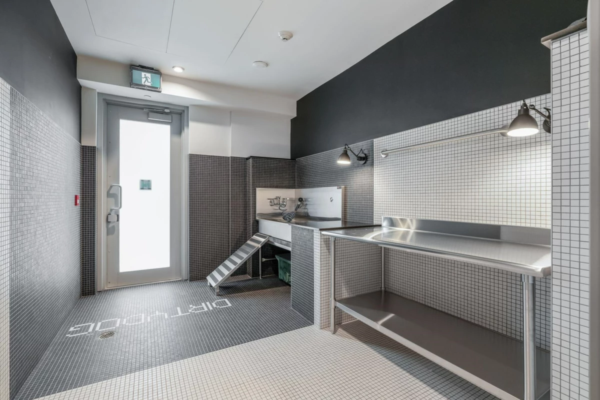 Staircase Photo of 1708 200 Klahanie Court, West Vancouver, BC