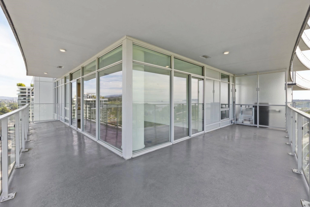 Walk-In Closet Photo of 1708 200 Klahanie Court, West Vancouver, BC