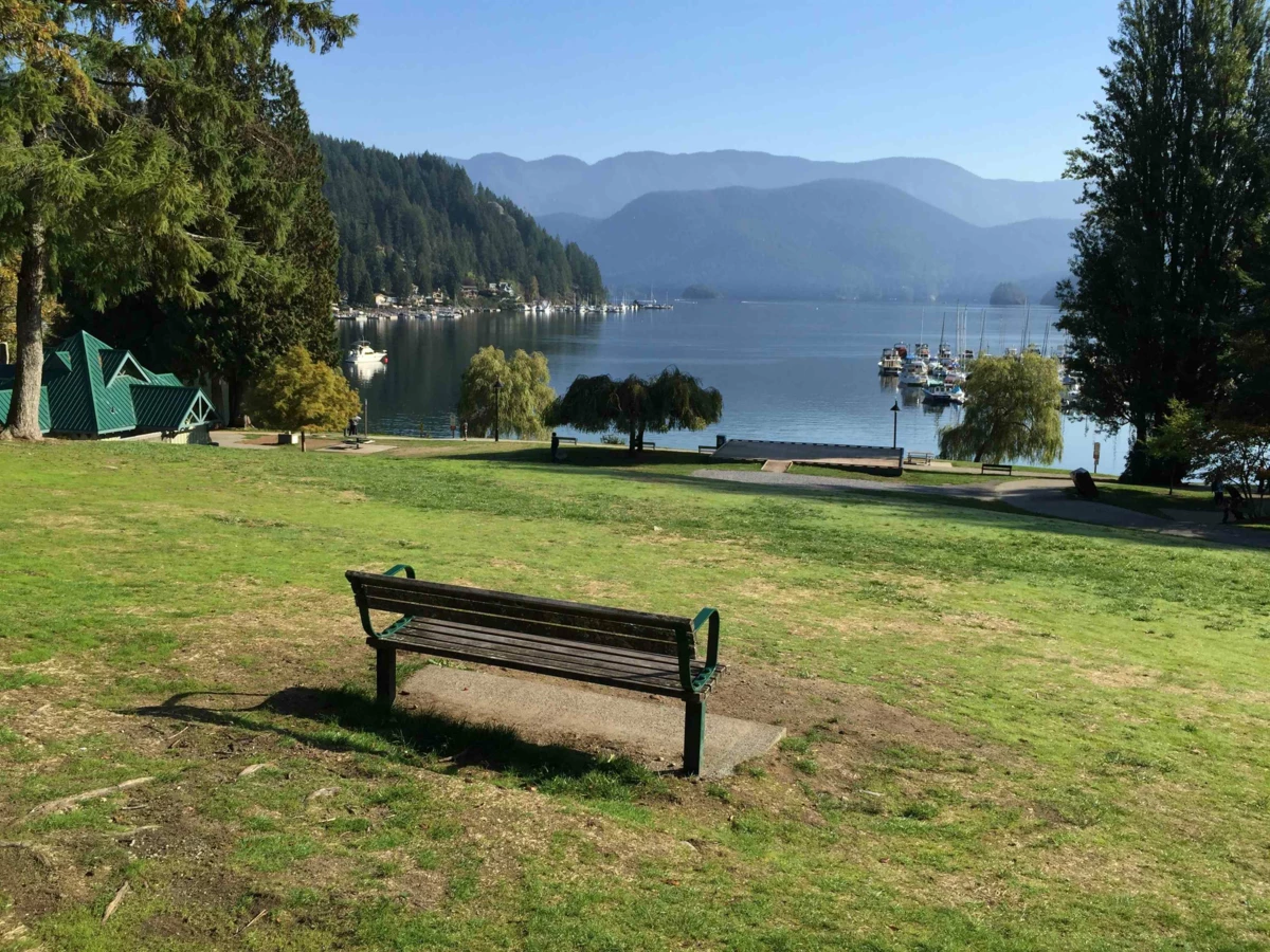 Community Amenities Photo (Clubhouse) of 1911 Deep Cove Road, North Vancouver, BC
