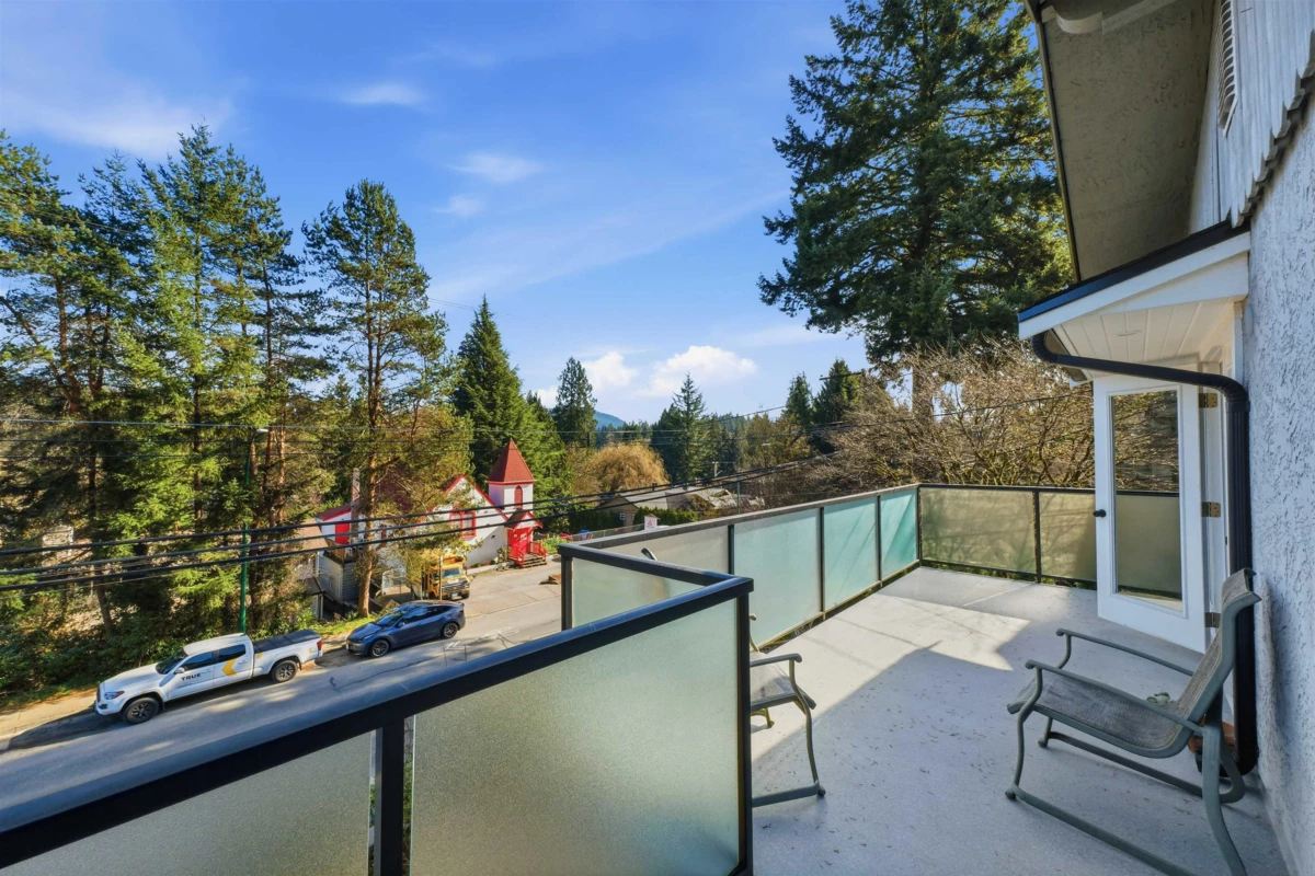 Office / Den Photo of 1911 Deep Cove Road, North Vancouver, BC