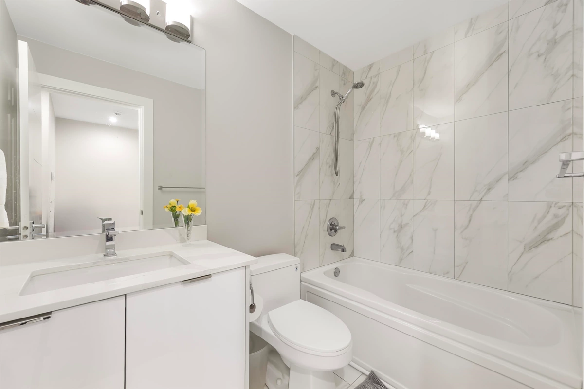 Guest Bathroom Photo of 7 7410 194 Street, Surrey, BC