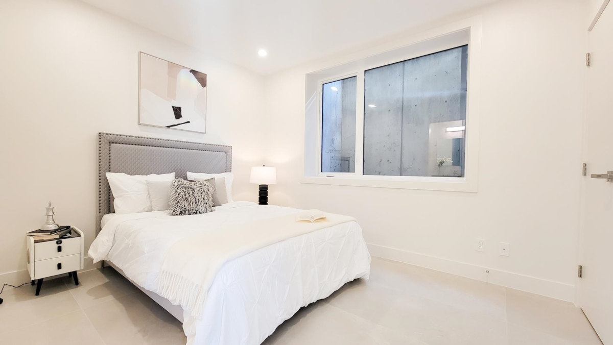 Garden / Landscaping Photo of 2141 Jefferson Avenue, West Vancouver, BC