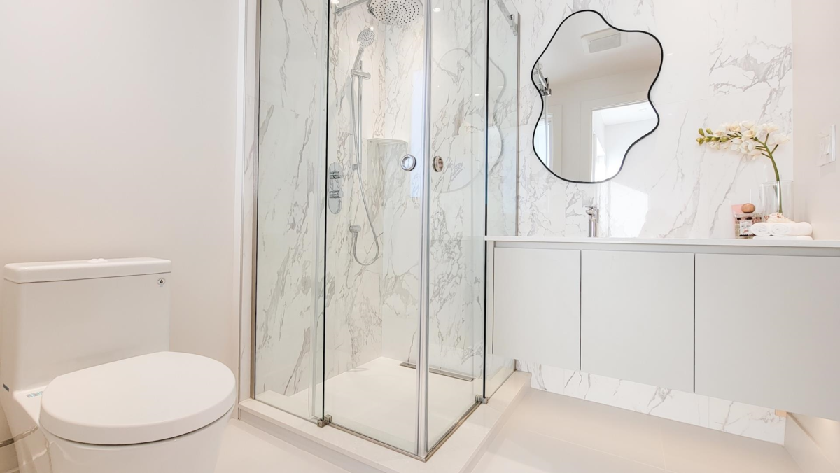 Hallway Photo of 2141 Jefferson Avenue, West Vancouver, BC