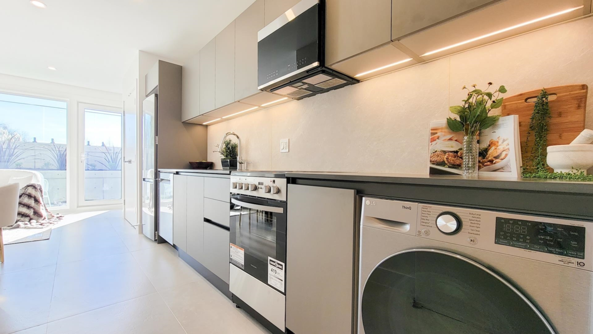 Hot Tub / Spa Photo of 2141 Jefferson Avenue, West Vancouver, BC