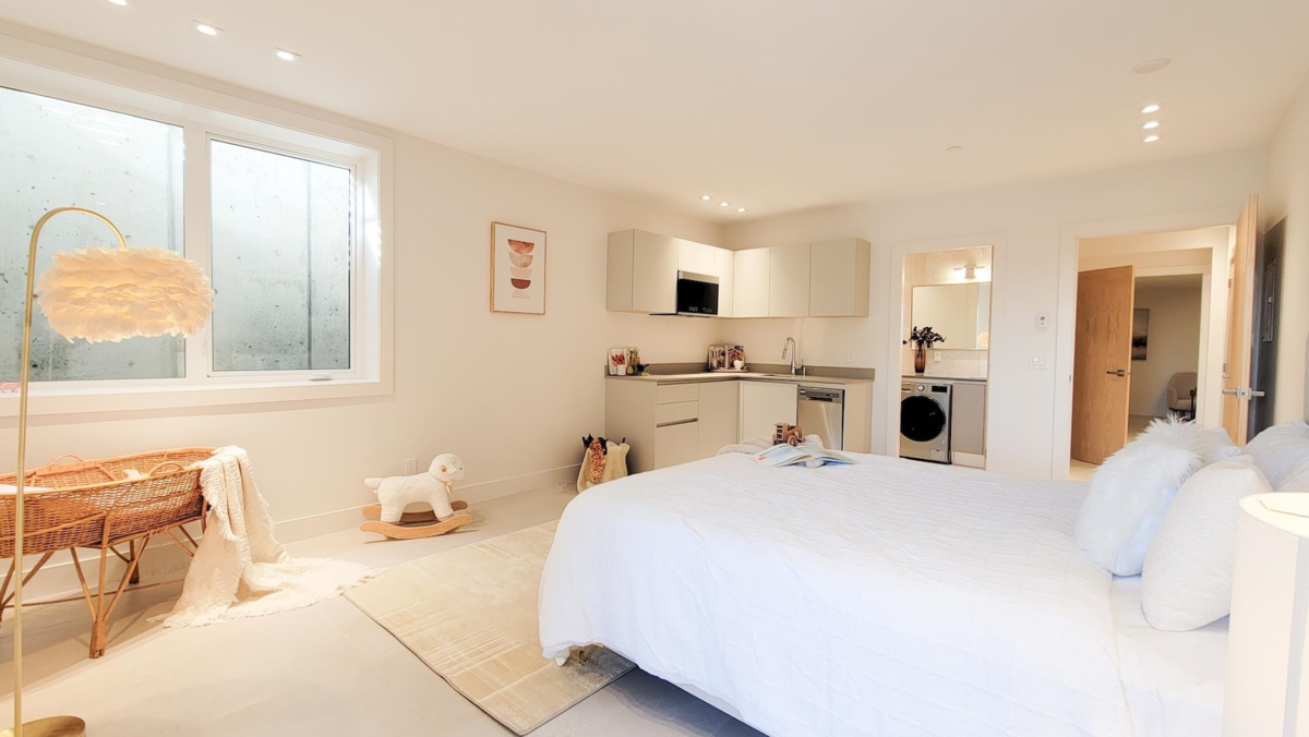 Neighborhood Park Photo Near 2141 Jefferson Avenue, West Vancouver, BC