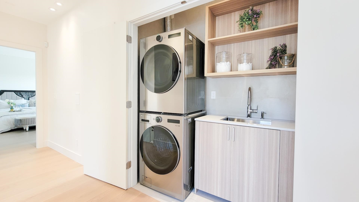 Outdoor Deck Photo of 2141 Jefferson Avenue, West Vancouver, BC