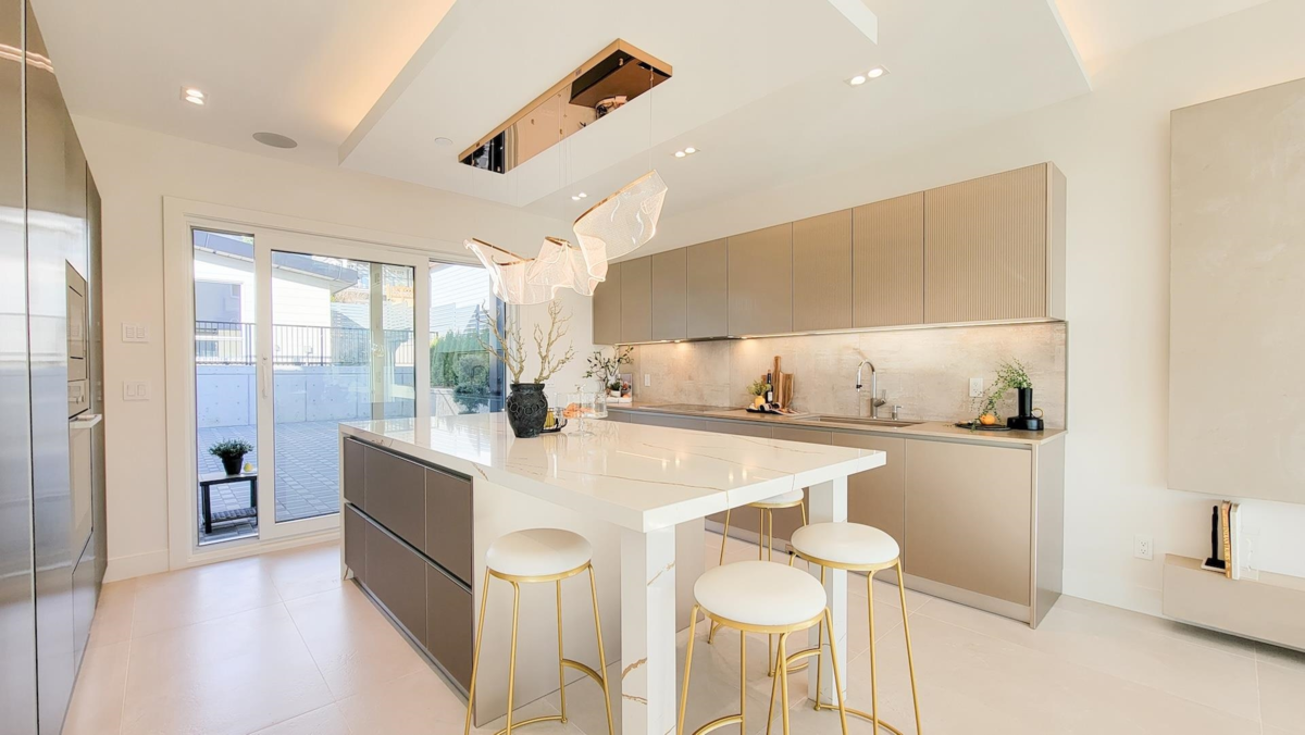 Primary Bathroom Photo of 2141 Jefferson Avenue, West Vancouver, BC