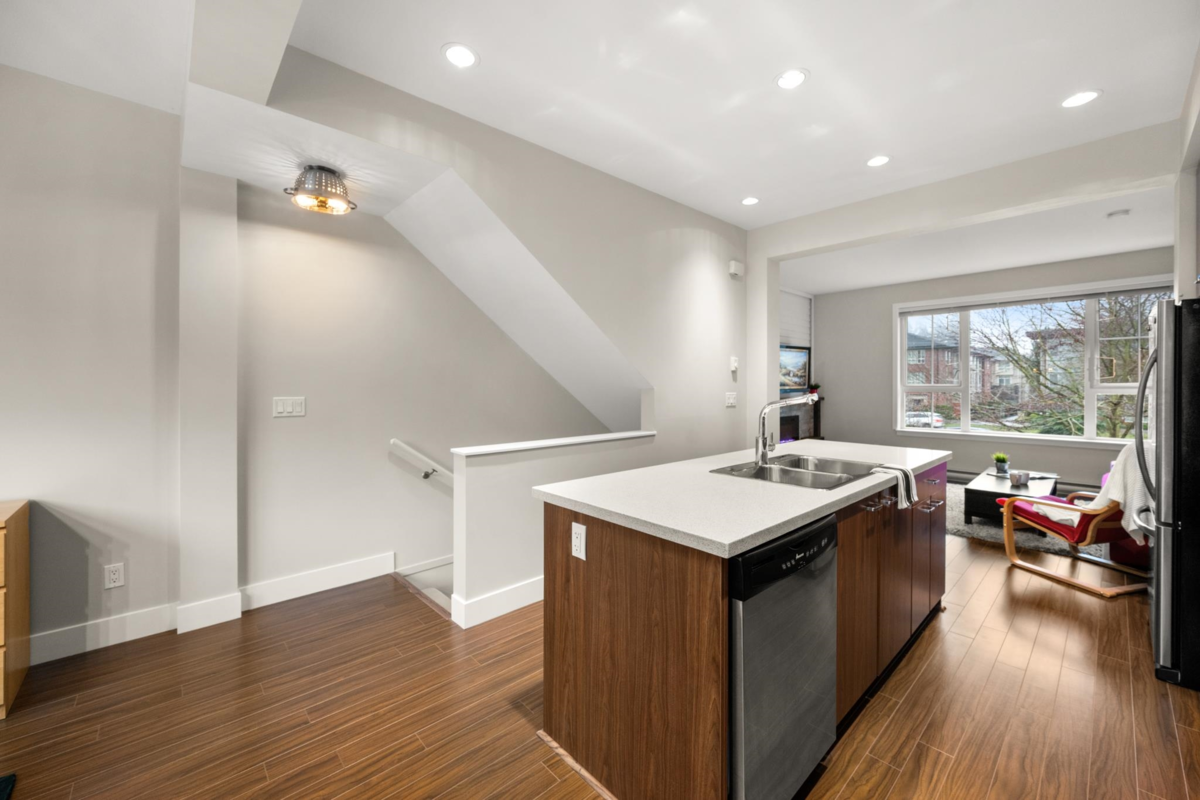 Dining Area Photo of 67 2450 161a Street, Surrey, BC