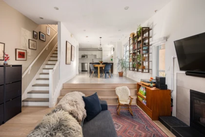 1732 E Georgia Street, Vancouver, BC, Vancouver — Townhouse for sale