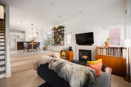 1732 E Georgia Street, Vancouver, BC, Vancouver — Townhouse for sale