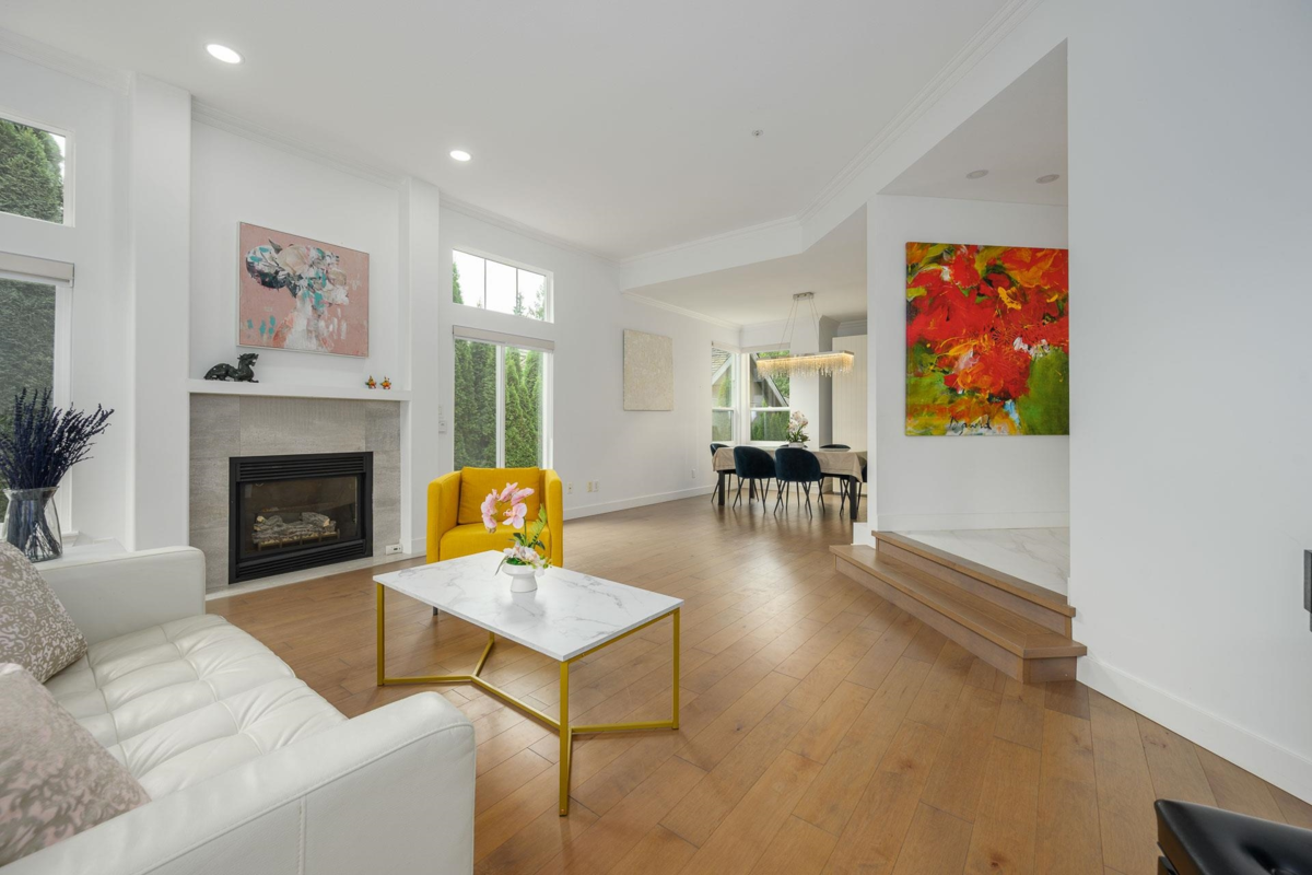 Dining Area Photo of 2757 Chelsea Court, West Vancouver, BC