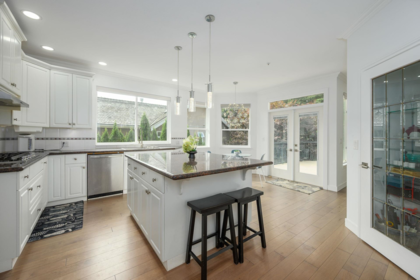 Breakfast Nook Photo of 2757 Chelsea Court, West Vancouver, BC