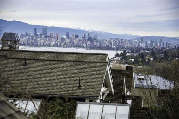 Family Room Photo of 4634 W 2nd Avenue, Vancouver, BC